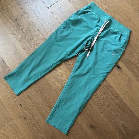 Figs Yola FreeX Lined Skinny Scrub Pant - Ladies Size L - Eucalyptus - EUC - Picture 4 of 10